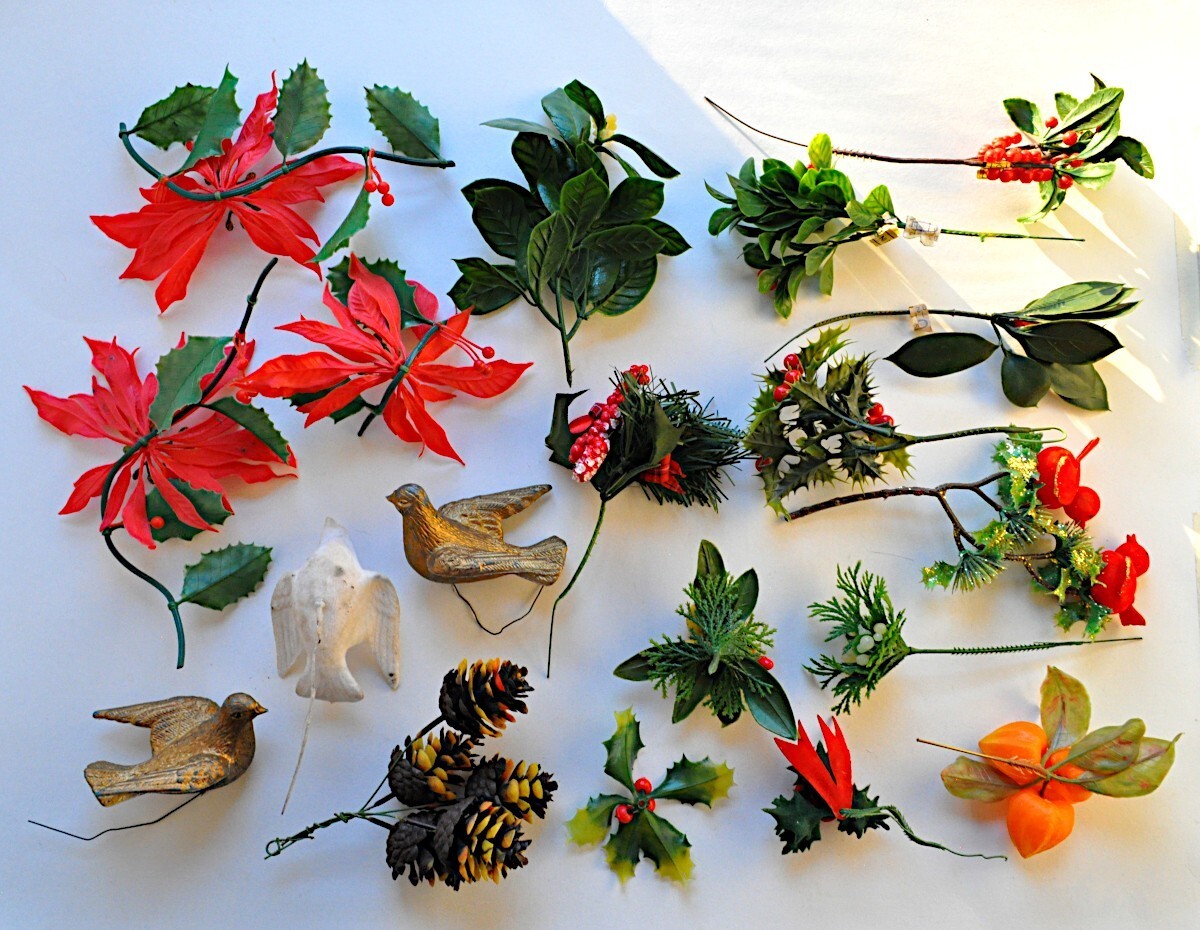 Lot Xmas Floral Picks Plastic Doves Holly Mistletoe Birds Poinsettia VTG 60s 70s Item image 2
