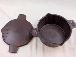 Pampered Chef Brown Microwave Steamer Cooker Pot 2 Qt 8 Cup Locking Lid - $14.84