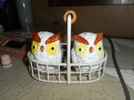 WHITE OWLS Salt and Pepper Shakers in Holding Basket Yellow Eyes Vintage... - £23.14 GBP
