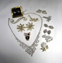 Vintage Rhinestone Jewelry Lot Earrings, Necklace, Brooches C3507 - £58.38 GBP