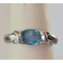 925 STERLING SILVER AND BLUE TOPAZ  BAND RING SIZE 7.5 SKY - $42.47