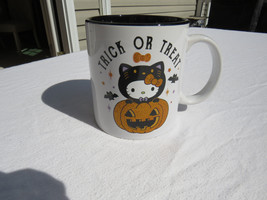 Sanrio Hello Kitty Halloween Black Cat Glitter Pumpkin White 20oz Mug BRAND NEW - £17.46 GBP