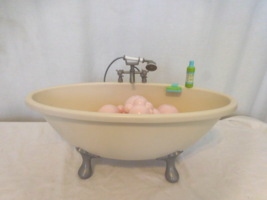 American Girl 18&quot; Doll Bubble Bathtub Claw Foot Tub - £9.43 GBP