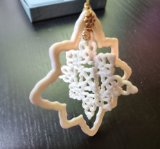 Lenox Porcelain Christmas Ornament Winter Wonders Snowflake 3D Rotating ... - £70.39 GBP