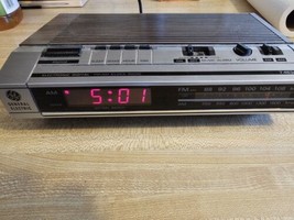 Vintage General Electric AM/FM Alarm Clock/Radio Model 7-4634B Woodgrain Working - £11.79 GBP