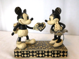 Disney Traditions Jim Shore Black &amp; White Mickey &amp; Minnie Mouse Disney Showcase - £31.86 GBP