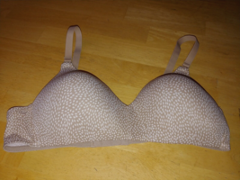 WARNER&#39;S BEIGE/WHITE LIGHTLY PADDED BRA-36C-3-HOOK-NO WIRE-NWOT - $9.49