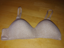 Warner&#39;s BEIGE/WHITE Lightly Padded BRA-36C-3-HOOK-NO WIRE-NWOT - £7.58 GBP