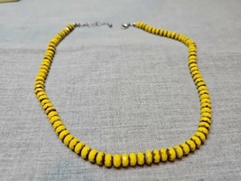 Vintage Yellow Beaded Necklace, Silver Tone Chain, 20&#39;&#39; - $114.02 MXN