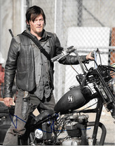 Norman Reedus as Daryl Dixon on The Walking Dead TV Series Autographed Photo #5 - £77.15 GBP