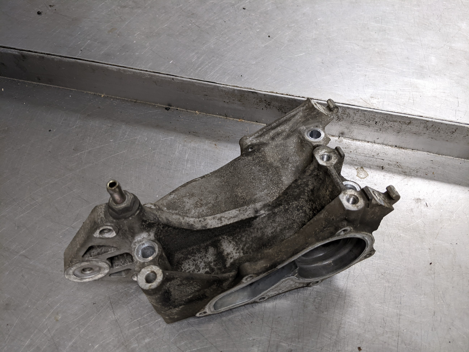 Water Pump Housing For 03-06 Honda Element  2.4 19410RAAA00 Gas - $59.35