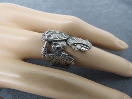 Vintage Ethnic Wrap Bypass Ring Woman&#39;s Face Fruit Basket Silver Tone Size 7 - £18.37 GBP