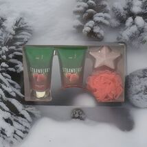 Freida And Joe 4 Piece STRAWBERRY Bubble bath/Body Lotion/ Bath Bomb Set - $26.51 CAD