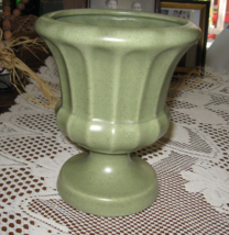 Haeger Art Pottery-Pedestal Planter/Urn/Vase-Sage Green-USA- 1950&#39;s - $300.33 MXN