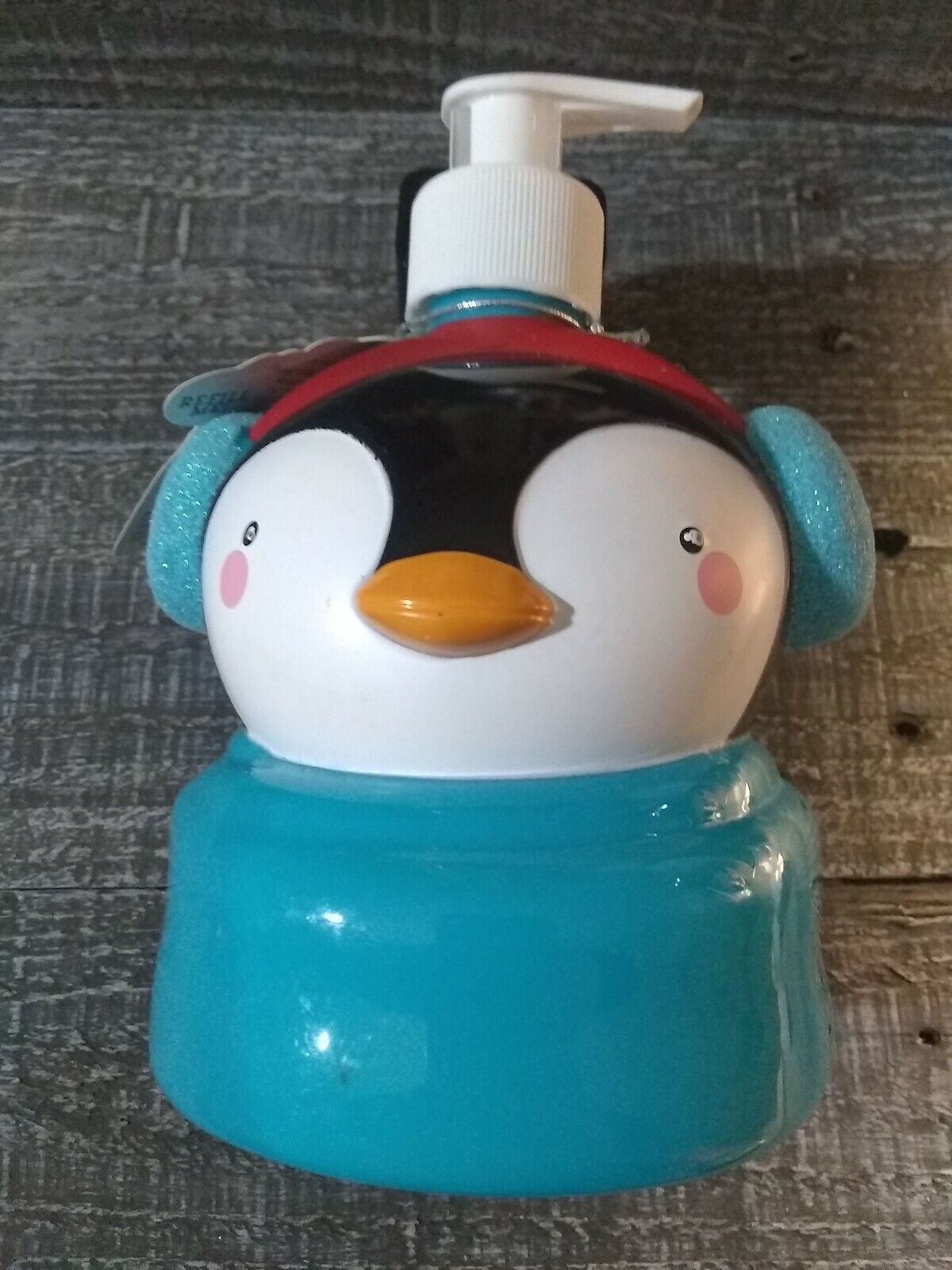Simple Pleasures Christmas Holiday Sugar Frosting Penguin Hand Soap 500 ml  New - $29.58