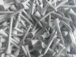 ASTON VILLA FC 50 PRINTED LOOSE WOOD 69MM GOLF TEES. - $10.51