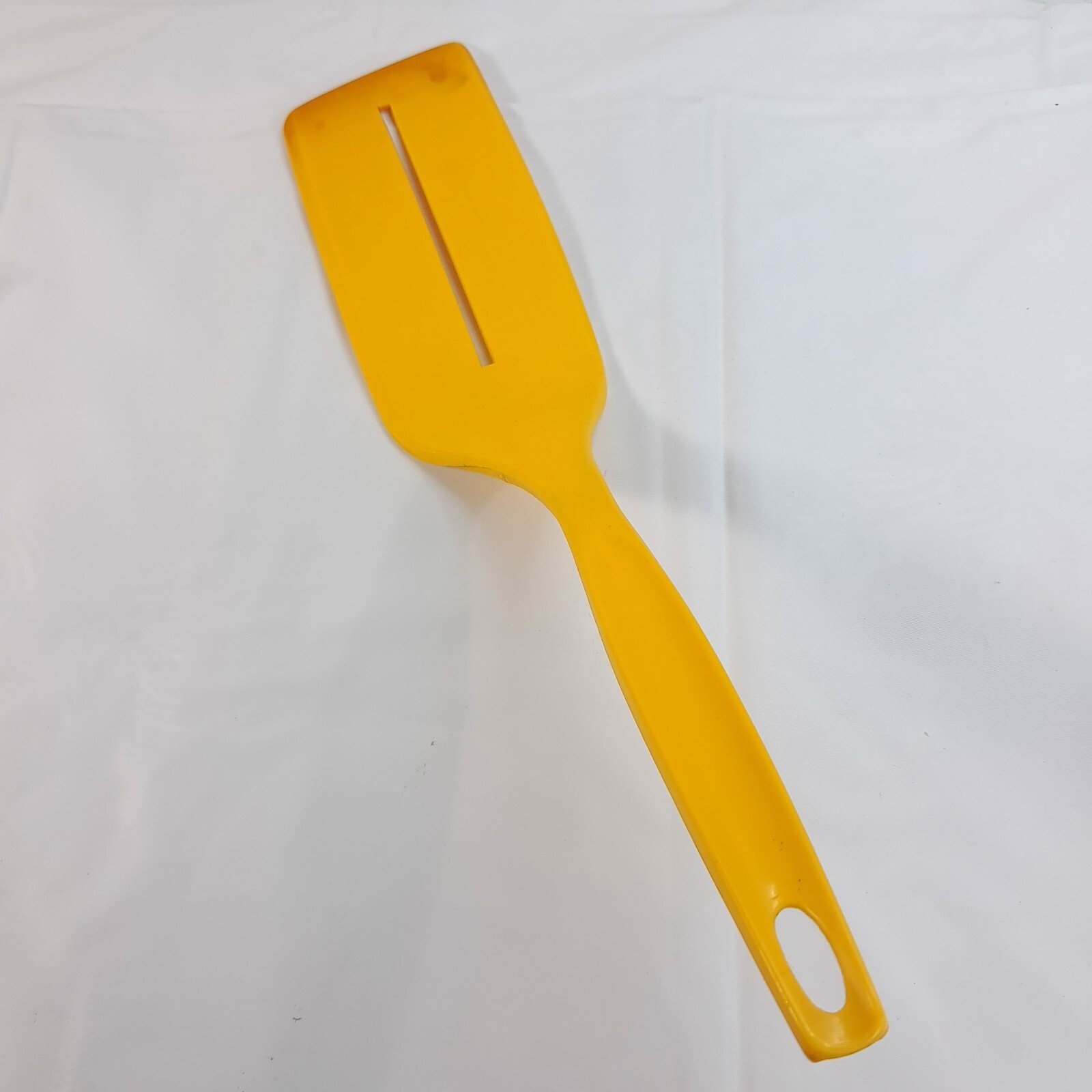Vintage Foley Spatula Turner Long Blade 1 Slot Angled Yellow Gold Nylon ... - $20.00