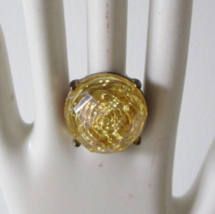 Vintage Elastic Band Statement Bling Ring, Goldtone Rose in Faceted Lucite SZ 8 - £9.52 GBP
