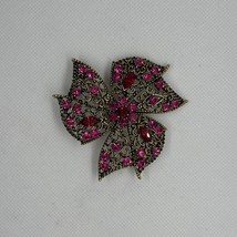 Vintage Red/Purple Rhinestone Flower Unsigned Weiss Brooch - £29.89 GBP
