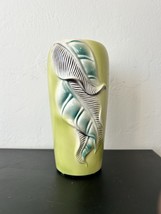 Vtg MCM 60s Royal Copley Tropical Leaf Vase Chartreuse, green, brown 8.5” - $737.95 MXN