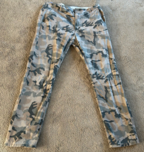 Levi’s Camouflage Chino Regular Fit Men&#39;s 32 x 30 556880034 Camo Pants - $17.59