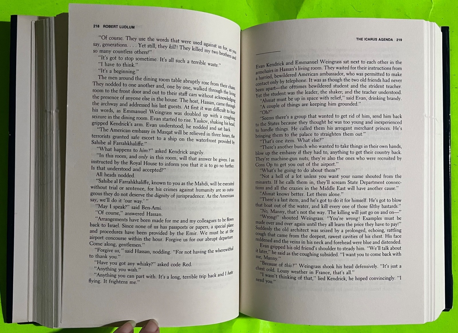 Vtg The Icarus Agenda by Robert Ludlum (HCDJ 1988) Item image 4