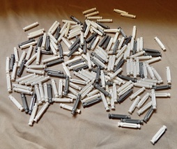 K&#39;NEX Building Toys Bulk Lot Parts 84pc White &amp; Gray Rod 1 1/4&quot; Knex 238B - $9.49