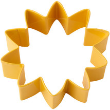 Wilton Pointed Flower Cookie Cutter - £11.59 GBP
