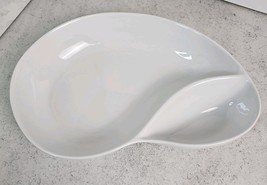 Crate &amp; Barrel Flow Chip &amp; Dip Divided Serving Bowl White 556-494 - $298.05 MXN