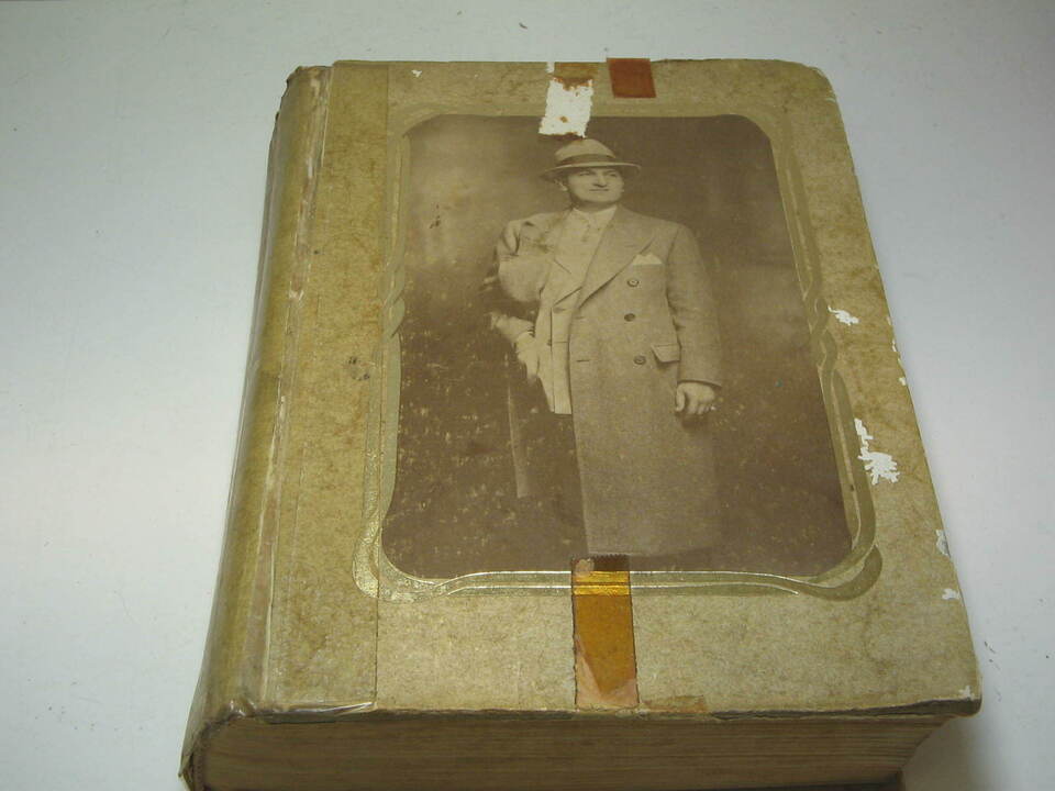 Honor Thy Father Gay Talese  The Bonannos Vintage Hard Cover Book Librar... - $4.24