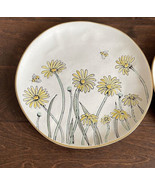 Inhomestylez Spectrum set of 2 Dinner Plates Sunflower bees New - $746.63 MXN