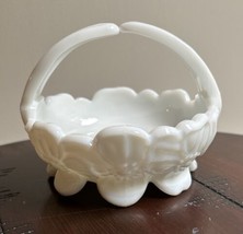 Vintage Westmoreland White Milk Glass Basket Dogwood Flower Pattern Spli... - $10.70
