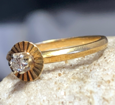 Vtg 18K Yellow Gold Diamond Ring Sz 6.5 Fine Jewelry 2.48g - £261.10 GBP