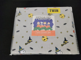 Peanuts Snoopy Halloween Theme Twin Size Sheet Set New Broomstick Bats - £26.28 GBP