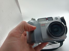 Olympus CAMEDIA C-4000 Zoom 4.0MP Digital Camera - Silver - £15.45 GBP