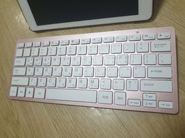 Actto Korean English Bluetooth Slim Keyboard Wireless Compact Tenkeyless (Pink) image 7