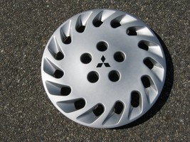 One genuine 1992 1993 Mitsubishi Diamonte 15 inch hubcap wheel cover ble... - $14.00