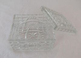 VINTAGE 2 PC. CLEAR PRESSED GLASS RECTANGULAR TRINKET BOX RG74 - $14.08 CAD
