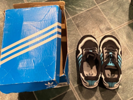 Adidas Black &amp; Blue Boy&#39;s Sneaker ZX_750 Size 7K *NEW/Open/Damaged Box* ww1 - $29.99