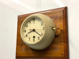 Antiguo reloj de pared mecánico de barco marino original con llave rusa del CCP - £246.74 GBP