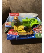 Fisher-Price Little People Farm Helpful Harvester Tractor &amp; Farmer Figur... - £27.22 GBP