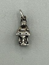 Vintage Bruxelles lacemaker  Brussels Belgium silver charm, 1.5 cm - $644.99 MXN