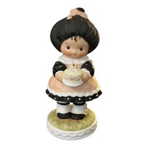 1983 Enesco Figurine 1983 Barbi Sargent E-3203 Girl with Cake - €8,57 EUR