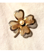Vintage CORO Gold Tone Mesh 4 Leaf Clover Brooch/Pin-Pearl Center - £11.12 GBP