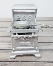 VTG Silver Mini Royal Cast Iron Stove + Pan Doll House Salesman Sample M... - $17.90