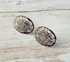 Vintage Avon Clip On Earrings Flower Pattern Oval - £10.18 GBP