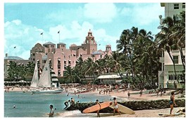 Vintage Waikiki Beach w Royal Hawaiian &amp; Moana Hotel Postcard - £7.78 GBP