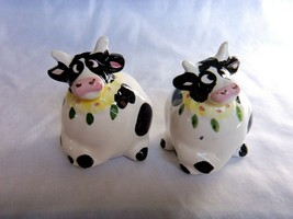 Cute Black &amp; White Cows Salt &amp; Pepper Shakers Older Unused - £11.93 GBP