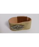 New Plunder Retired Page Light Green Velvet Bracelet With Box - $420.86 MXN