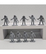 Vintage Gray Plastic ASTRONAUT SPACE MEN Figures Lot of 9 - $17.15 CAD